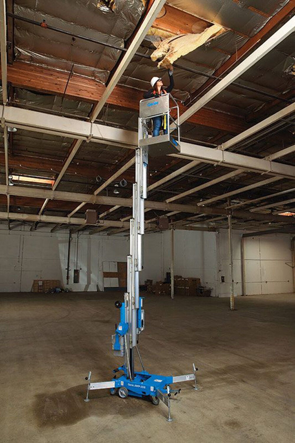 Genie 30 Ft. DC Power Super Series Aerial Work Platform 4 Genie 30 Ft. DC Power Super Series Aerial Work Platform - Image 4